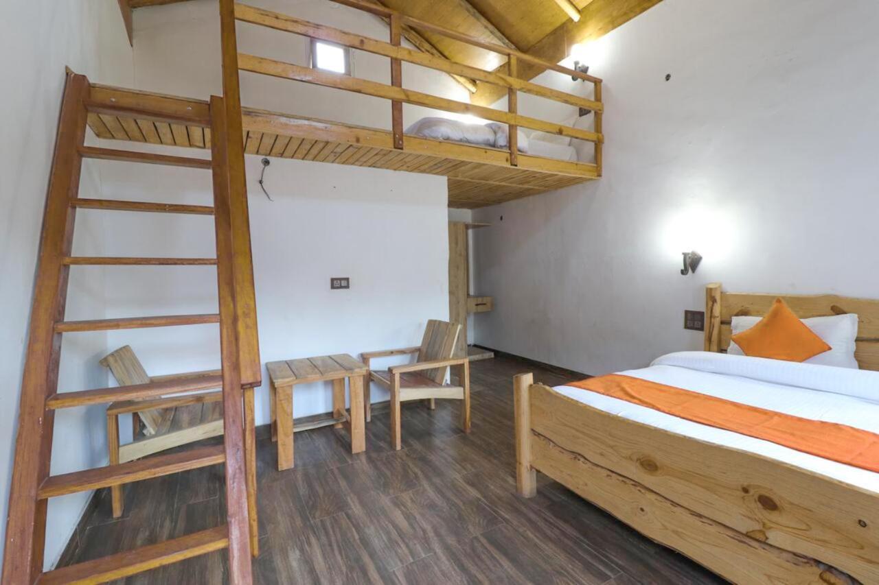Hotel Fabescape Pine Hill View Nainital Esterno foto