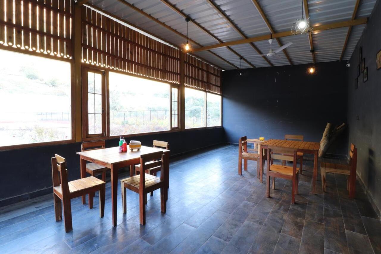 Hotel Fabescape Pine Hill View Nainital Esterno foto