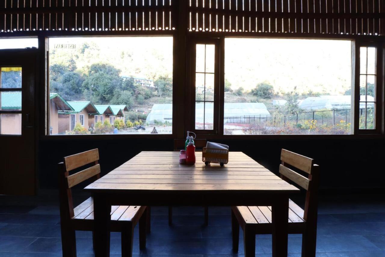 Hotel Fabescape Pine Hill View Nainital Esterno foto