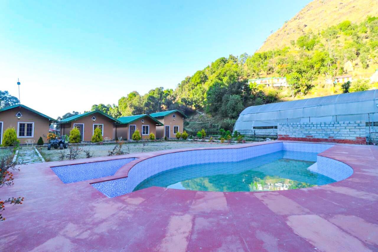 Hotel Fabescape Pine Hill View Nainital Esterno foto